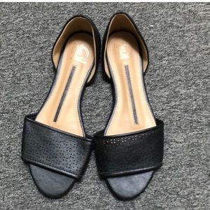 New Directions Adrianna black slide flats